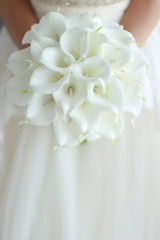 IFFO Bride Holding Flowers, High Simulation Pu Calla Lily Bouquet, and Never Wit