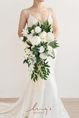 Elegant Ivory Cascade Bridal Bouquet