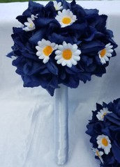 18 Pc. Wedding Bouquet Package, Navy Blue Roses, White Daisies, Wedding Bouquet