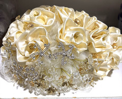 Quinceanera Wedding WHITE CASCADE CREAM SATIN RIBBON BOUT SET NEW