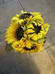 New, Artificial/silk Handheld Bouquet Of Sunflowers. Wedding / Prom