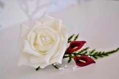 calla lily buttonhole fern leaf pearls diamante wedding groom corsage bride