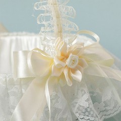 Flower Girl Basket White Lace Flower Basket Bow Tassel Decoration for Wedding