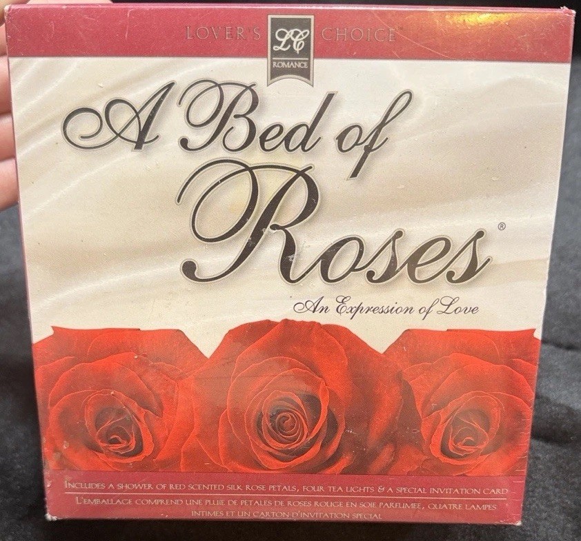 A Bed Of Roses-Includes Red Scented Silk Rose Petals,4 Tea Lights, & Invite Card
