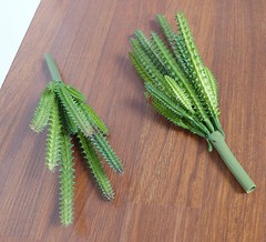 2 Pcs Artificial Small Cactus Column Plants Succulents Grass