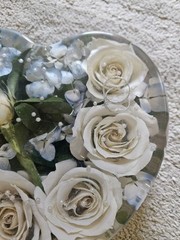 Hand Made Thick Clear Resin Wedding Bouquet White Roses Table Display Pearls…