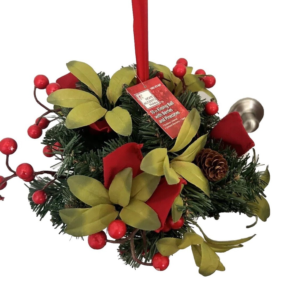 HOME ACCENTS HOLIDAY CHRISTMAS 10″ ROUND KISSING BALL BERRIES/PINECONES
