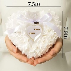 Almohada para anillos de boda, color marfil, con forma de corazón y encaje rosa