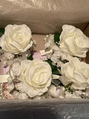 Beautiful And Romantic Ivory Rose And Pearl Wrist Corsage set Of 4 New In Box