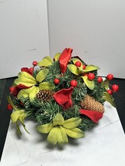 HOME ACCENTS HOLIDAY CHRISTMAS 10″ ROUND KISSING BALL BERRIES/PINECONES
