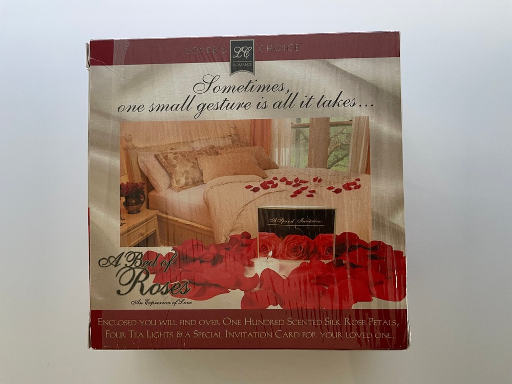 Lover’s Choice A Bed Of Roses Romance Kit Rose Petals, Tea Lights & Invite