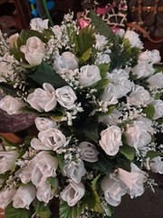 Bundle OF 8 Faux Floral Bushes Mini Roses And Baby’s Breath ?