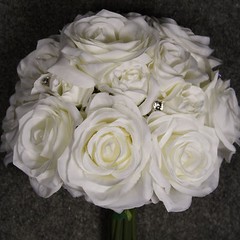 Hand Tied Rose Wedding Bouquet 13″ Wedding Flowers 00243702 Natural White