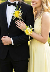 2 Pcs Wrist Corsage and Boutonniere Set, Yellow Corsage for Wedding, Boutonniere