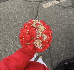 Red Rose Quinceañera Bouquet Gold Rhinestone Prom Sweet 16 Bridal Toss Bouquet