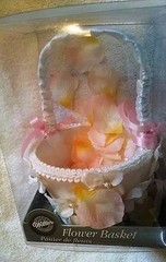 Wilton Wedding Flower Basket with Flowers – New in Box