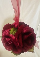16 pc Artificial Rose Pomander/Wedding Décor / Ribbon, Burgundy/Gold w/Pew Clips