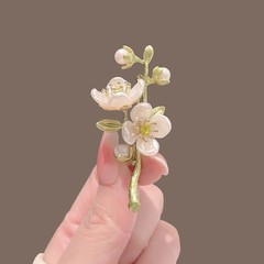 Retro Temperament Green Jasmine Brooch For Women Wedding Banquet Brooch Ornament