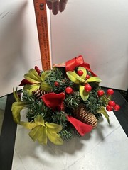HOME ACCENTS HOLIDAY CHRISTMAS 10″ ROUND KISSING BALL BERRIES/PINECONES