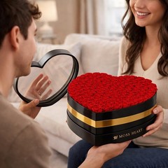 Moss Heart 100 Petite Preserved Roses, Large Shaped Box, 100 Red