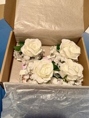 Beautiful And Romantic Ivory Rose And Pearl Wrist Corsage set Of 4 New In Box