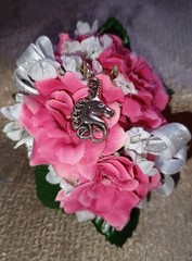 NEW 4″ Long Artificial Hot Pink Rose Wrist Corsage With Metal Unicorn Charm
