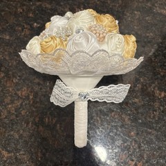 White and Ivory Satin Roses Brooch Wedding Bouquet For Bride💛🤍👑