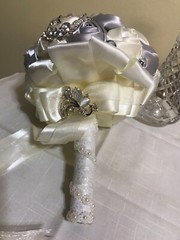 29 WHITE & SILVER SILK ROSES BRIDE WEDDING BOUQUET WITH FUAX DIAMONDS & PEARS