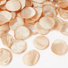 Whaline 600 Pcs Silk Rose Petals Champagne Gold Flower Petals Artificial Scatter