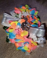NEW 4″ Long Artificial Bright Rainbow Wrist Corsage With Metal Unicorn Charm 🌈