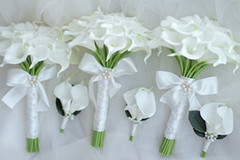 IFFO Bride Holding Flowers, High Simulation Pu Calla Lily Bouquet, and Never Wit