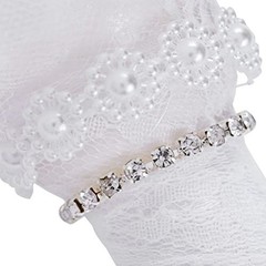 Elegant Wedding Bouquet Holder – 3×7 in Foam with White Lace & Rhinestones for B