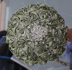 Bridal Wedding Bouquet Round Bling Brooch Holding Bouquet Artificial Rose Flo…