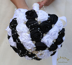 Bridal Wedding Bouquet round Bling Brooch Bouquet Throw Toss Artificial Rose Flo