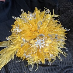 Quinceañera Bouquet Yellow/ Silver with Hair Accessory Ramo Quinceañera Sweet 16