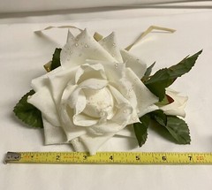 Winter White Silk Dewy Rose & Rose Bud Corsage 7″ x 5″ EC!