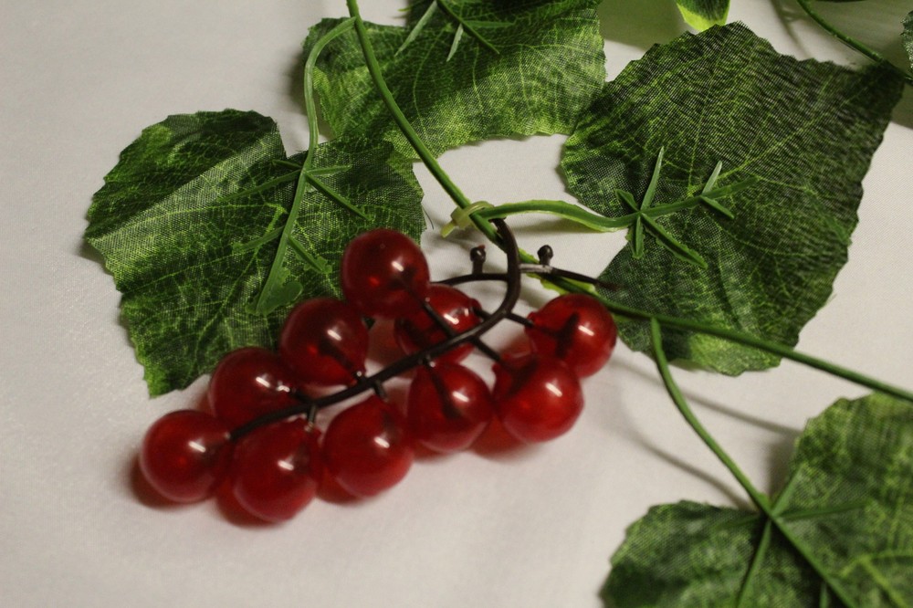 Best Artificial 180cm 6ft Ivy Grape Garland Hanging Vine String Fruit Plant