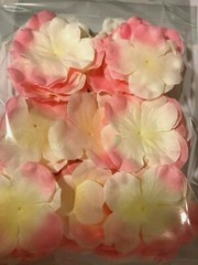 100 pcs Silk Flower Petals for Wedding Valentine’s day Girl Basket Decoration
