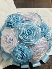 Artificial Blue and White Rose Wedding Flower Bouquet with Ribbon for Decoration