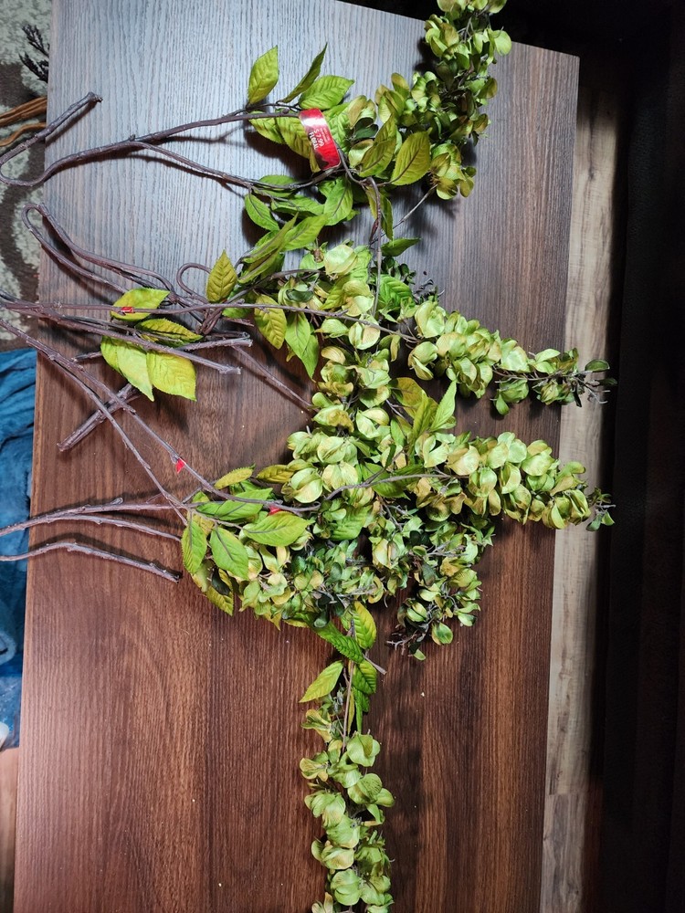 6 Natural Brilliance artificial flowers/leaves