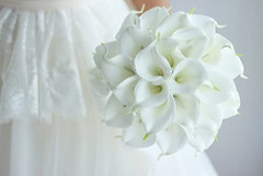 IFFO Bride Holding Flowers, High Simulation Pu Calla Lily Bouquet, and Never Wit