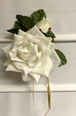 Winter White Silk Dewy Rose & Rose Bud Corsage 7″ x 5″ EC!