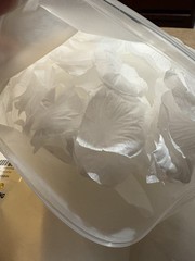 Artificial Silk White Rose Petals Loose for Wedding Romantic Decoration