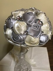 29 WHITE & SILVER SILK ROSES BRIDE WEDDING BOUQUET WITH FUAX DIAMONDS & PEARS