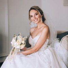 Beautiful 7.5in Silk Bouquet for Bride and Bridesmaids – Lasting Floral Elegance