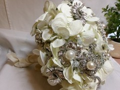 Vtg Wedding Handmade Brooch Bouquet Flowers~Rhinestones~+Table Tents Bridal Lot