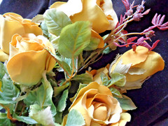 Vtg NIP 21″ FULL SILK Rose Bush 7 Stem Golden Yellow Wedding ROSES