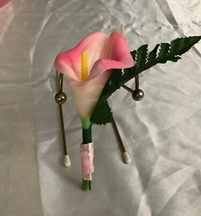 Custom made real touch calla lily boutonniere…..you choose color