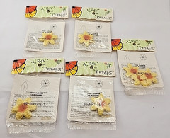 Vtg 13 Packs Mangelsen A-Ray of Petals Star Flower 12 Flowers/Pack Yellow 1979