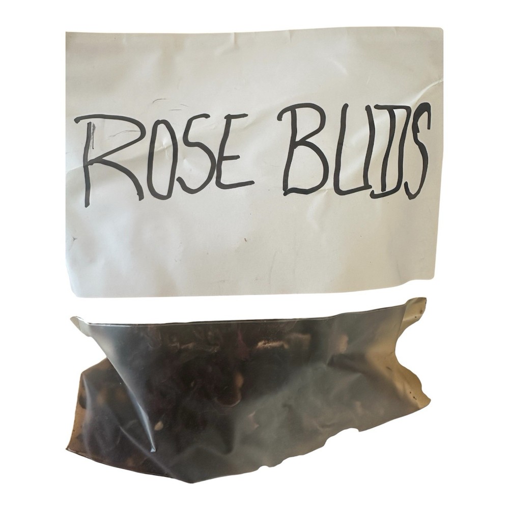 Rose Buds Dry Leaves